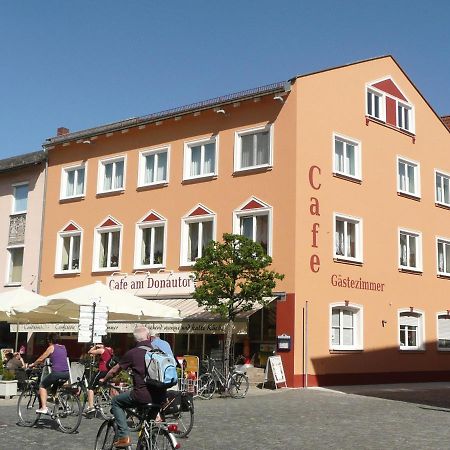 Готель Cafe Am Donautor Кельгайм Екстер'єр фото